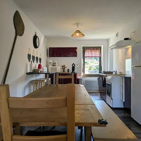Spacieux Avec Acces Direct A La Voie Verte 80 M² Et Parking Apartment